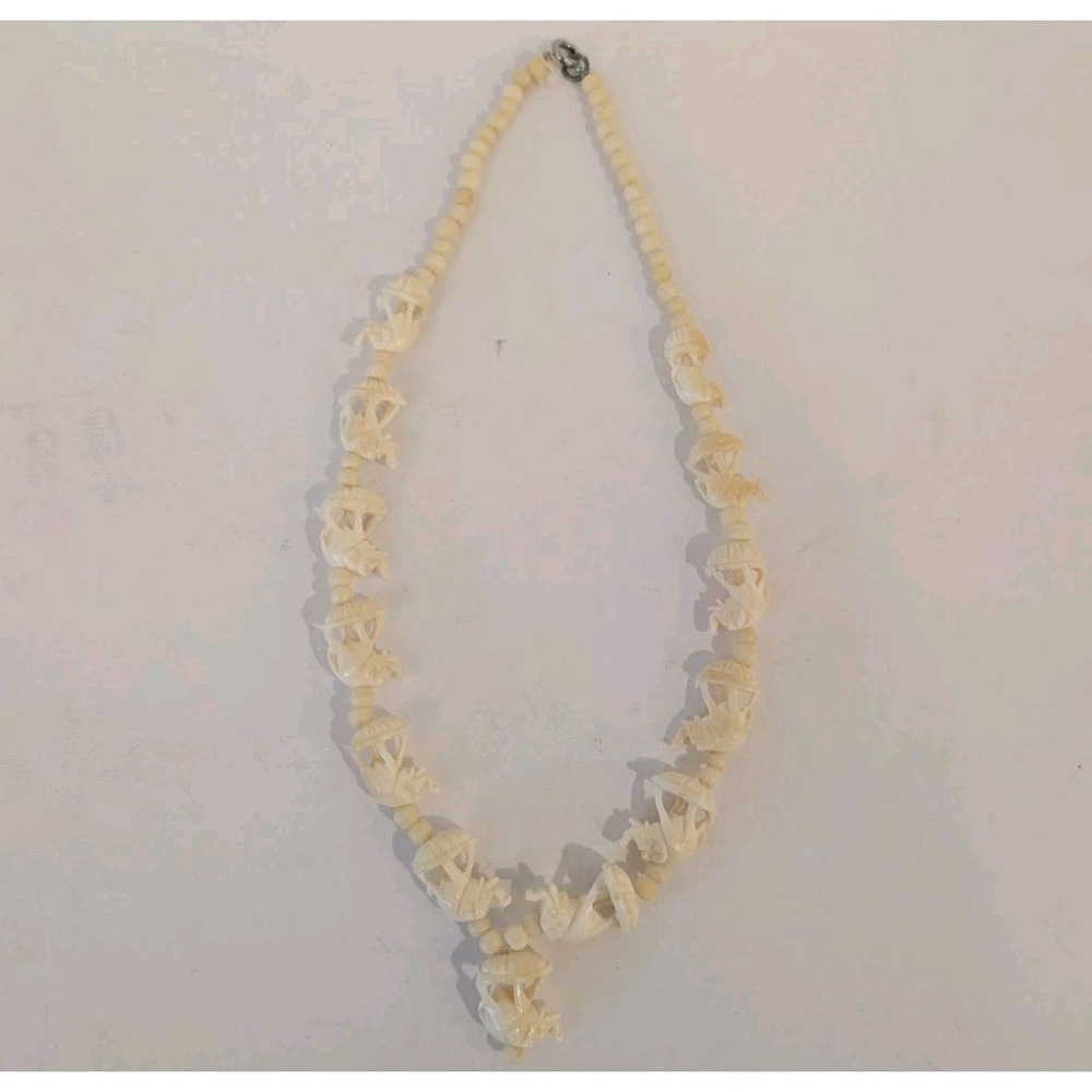 Vintage Hand Carved Elephant Beaded Pendant Necklace 16"